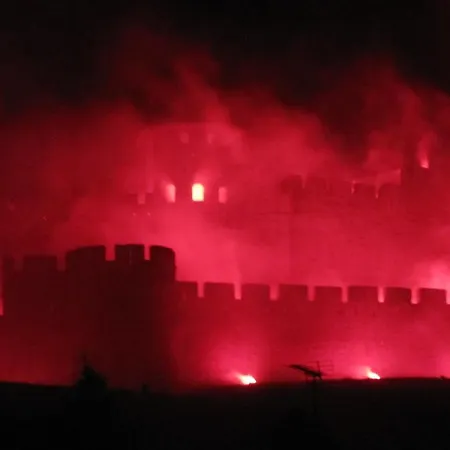L'echappée Belle - - Carcasona